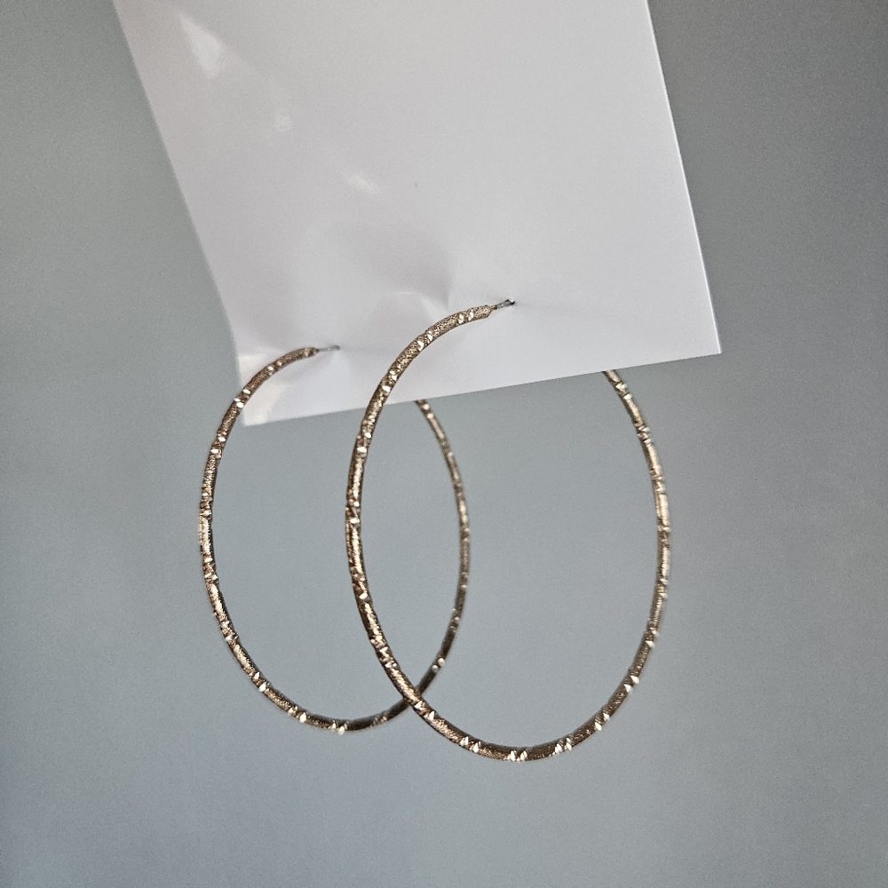 Large Textured Gold Tone Hoop Earrings - Elegant Statement Jewelry